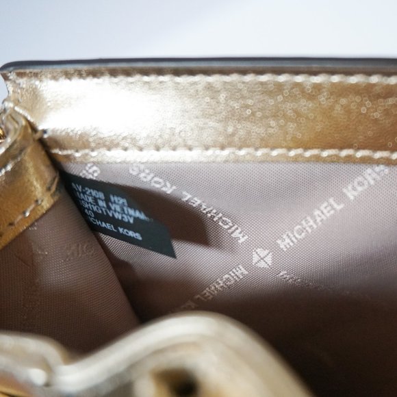 Michael Kors Jet Set Travel Double Zip PVC Leather Wristlet MK Pale Gold - Picture 6 of 7